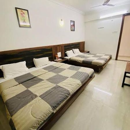 Hotel Shree Sai Shirdi Exteriör bild