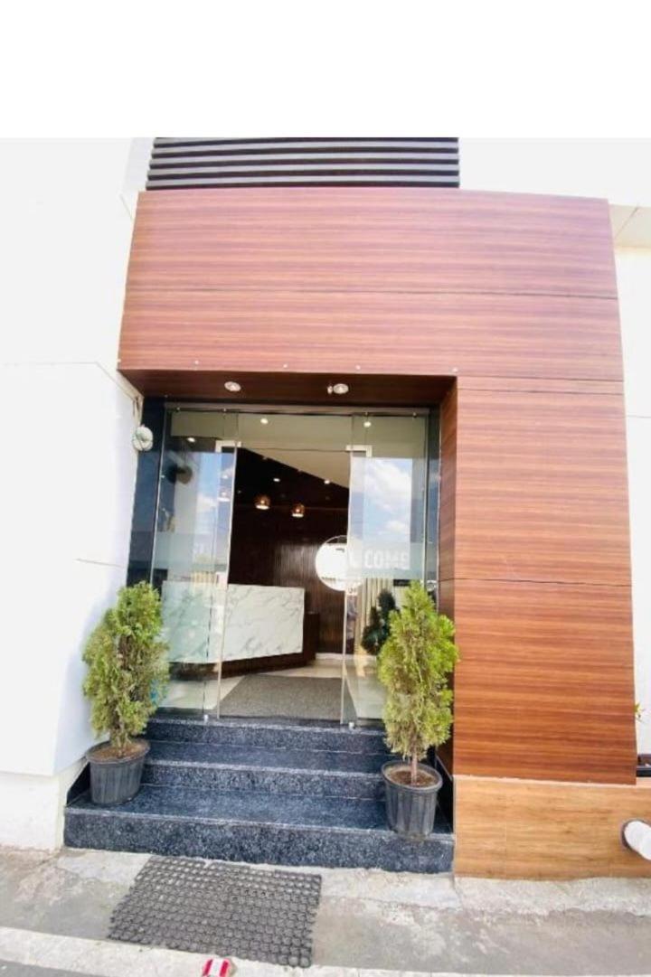 Hotel Shree Sai Shirdi Exteriör bild